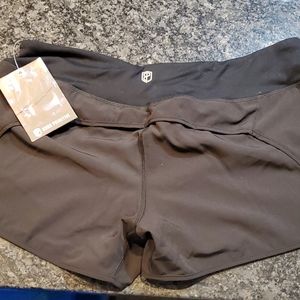 Born primitive shorts